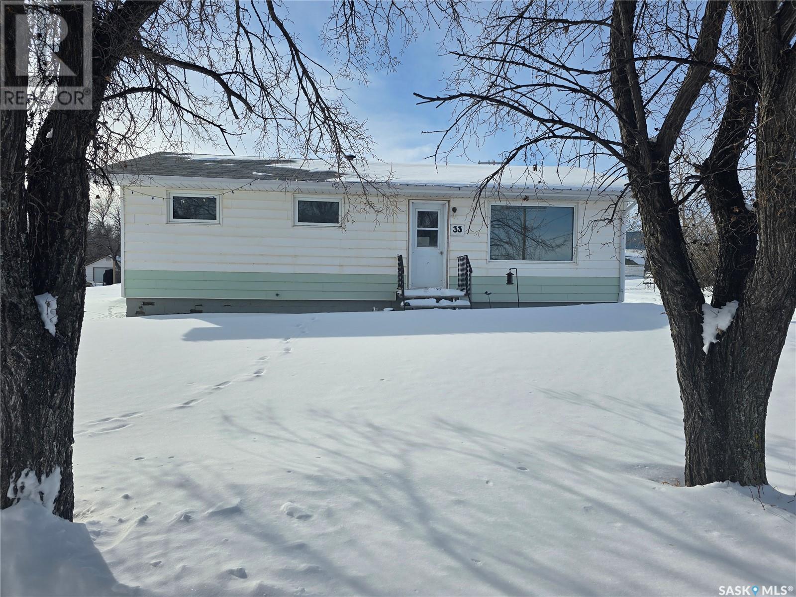 












33 4th AVENUE E

,
Central Butte,




Saskatchewan
S0H0A1

