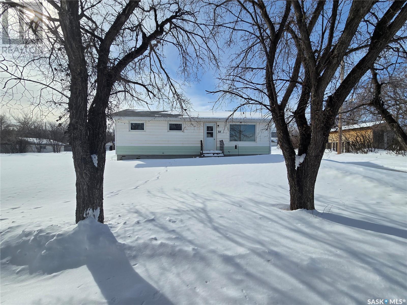 












33 4th AVENUE E

,
Central Butte,




Saskatchewan
S0H0A1

