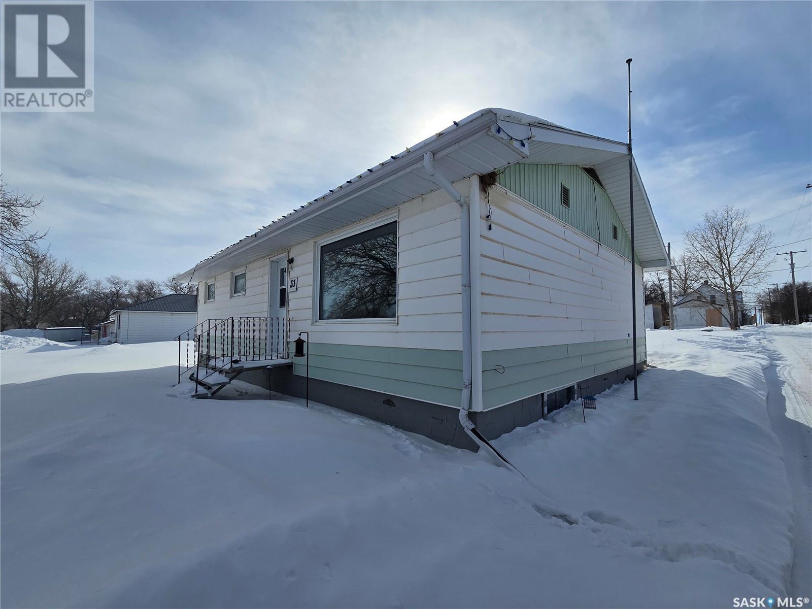 












33 4th AVENUE E

,
Central Butte,




Saskatchewan
S0H0A1

