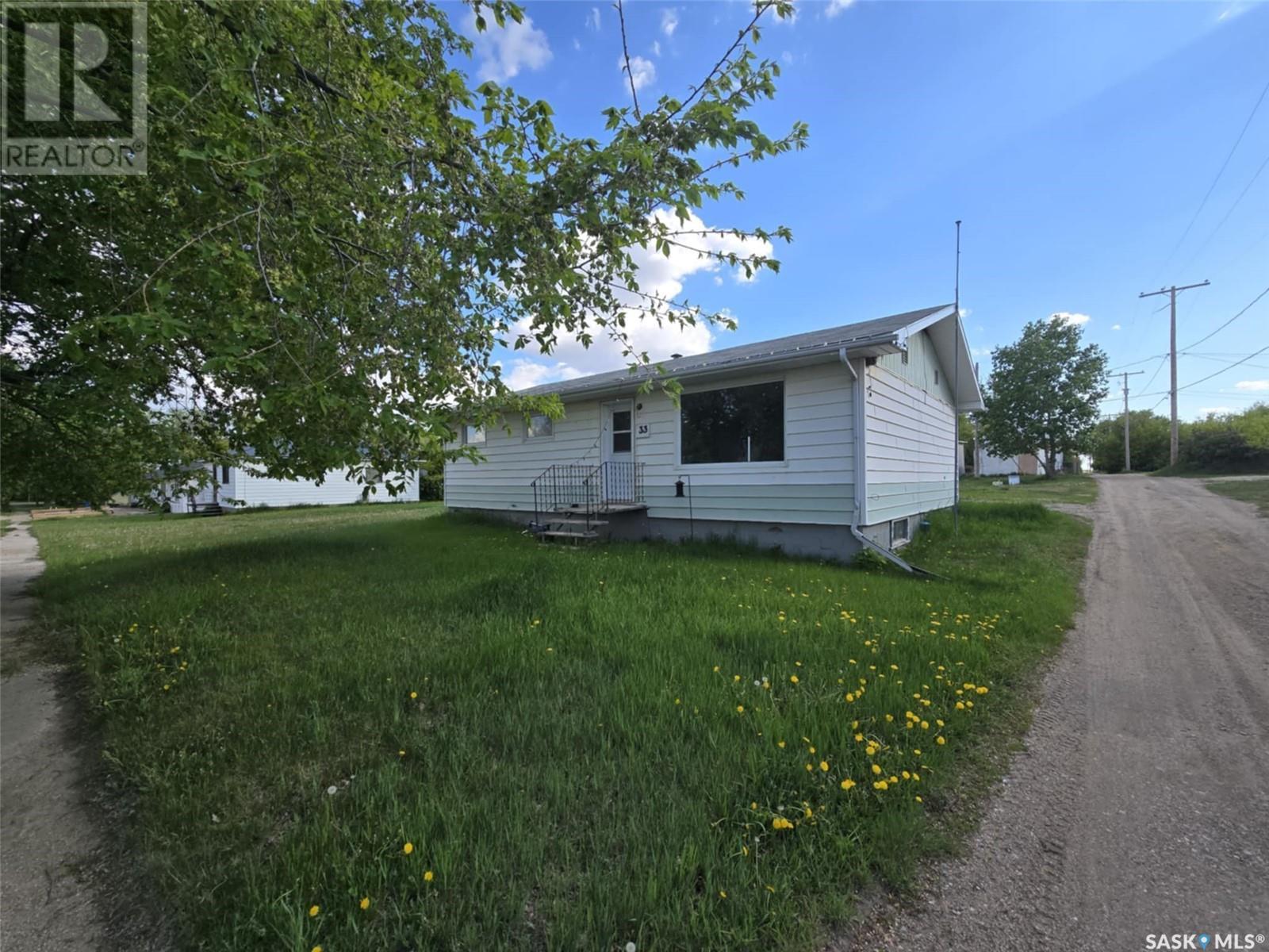 












33 4th AVENUE E

,
Central Butte,




Saskatchewan
S0H0A1

