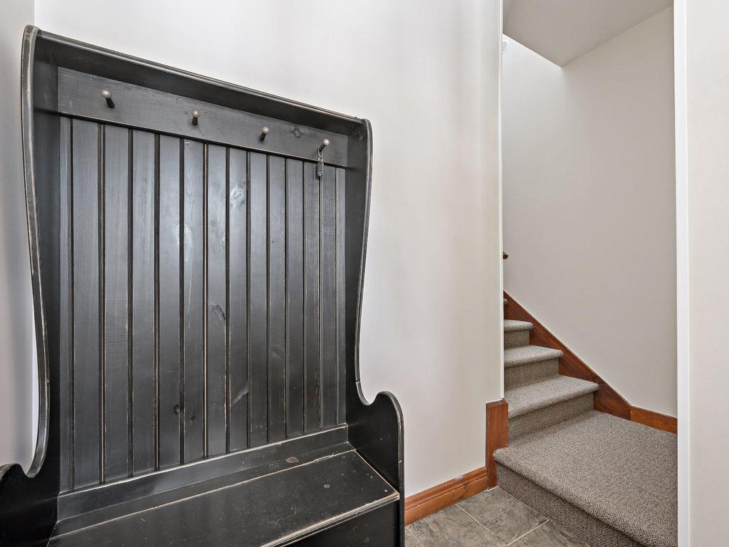 









305


Rue du Mont-Plaisant

, 5,
Mont-Tremblant,




QC
J8E1L2

