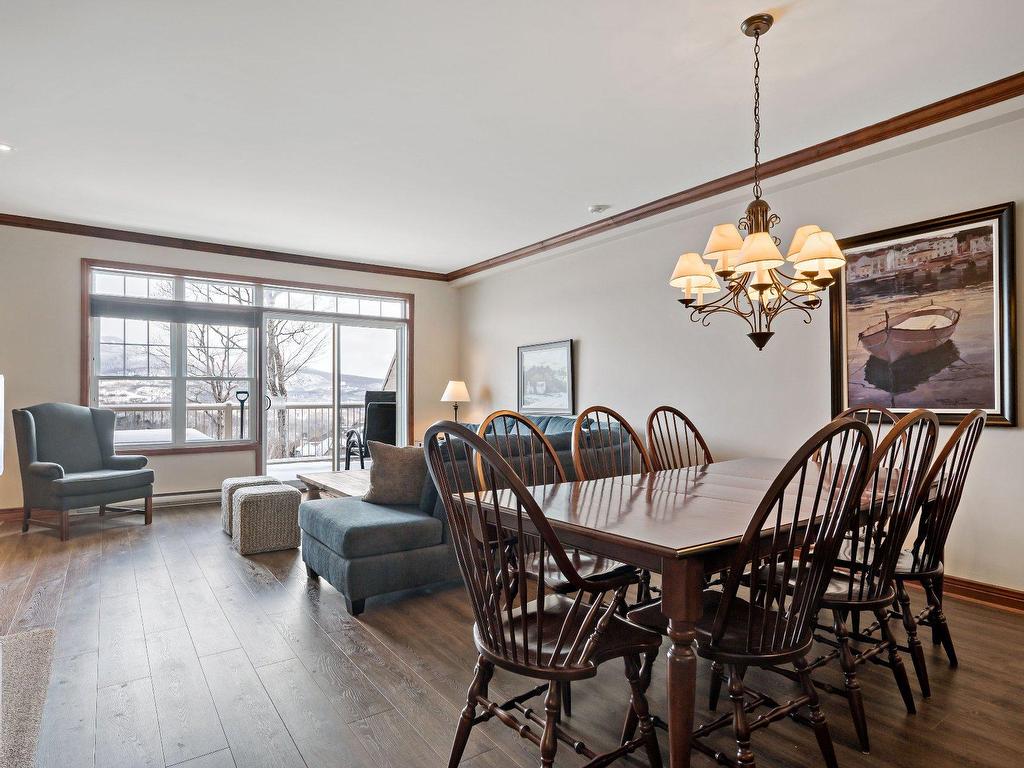 









305


Rue du Mont-Plaisant

, 5,
Mont-Tremblant,




QC
J8E1L2


