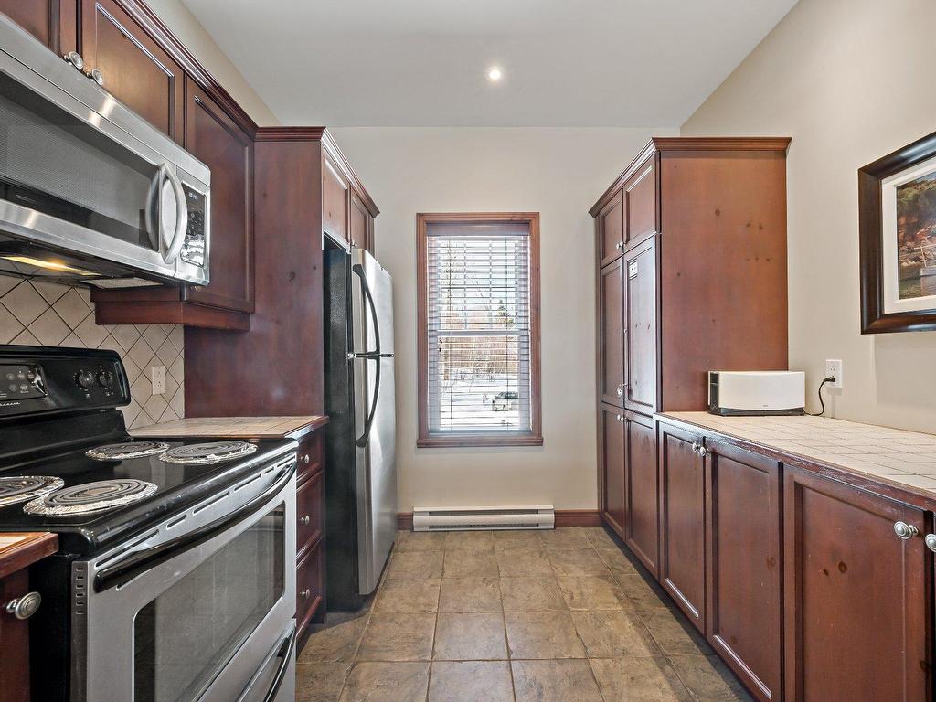 









305


Rue du Mont-Plaisant

, 5,
Mont-Tremblant,




QC
J8E1L2

