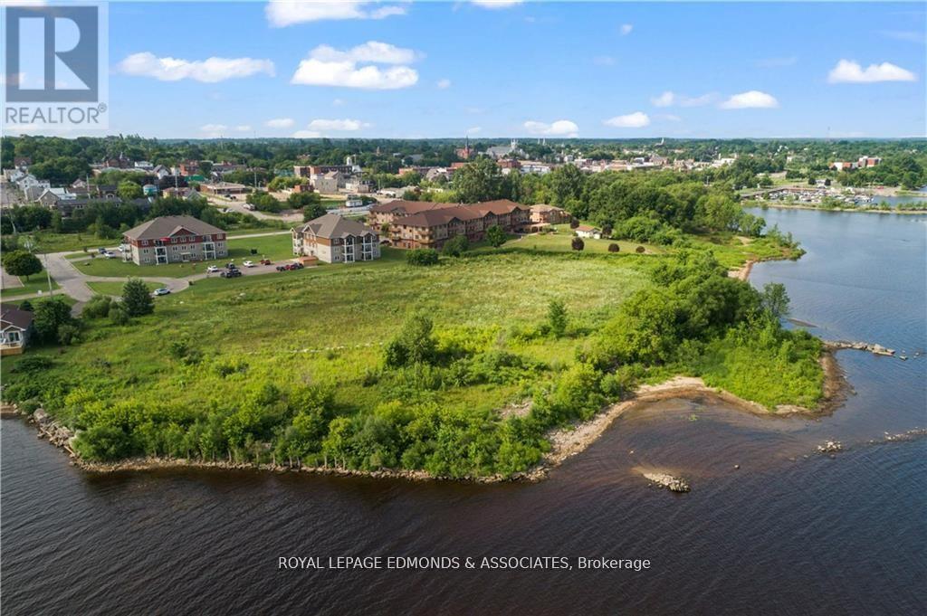 












00 MAPLE AVENUE N

,
Pembroke,







Ontario
K8A1M1

