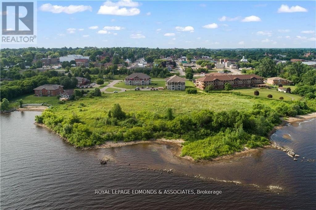 












00 MAPLE AVENUE N

,
Pembroke,







Ontario
K8A1M1

