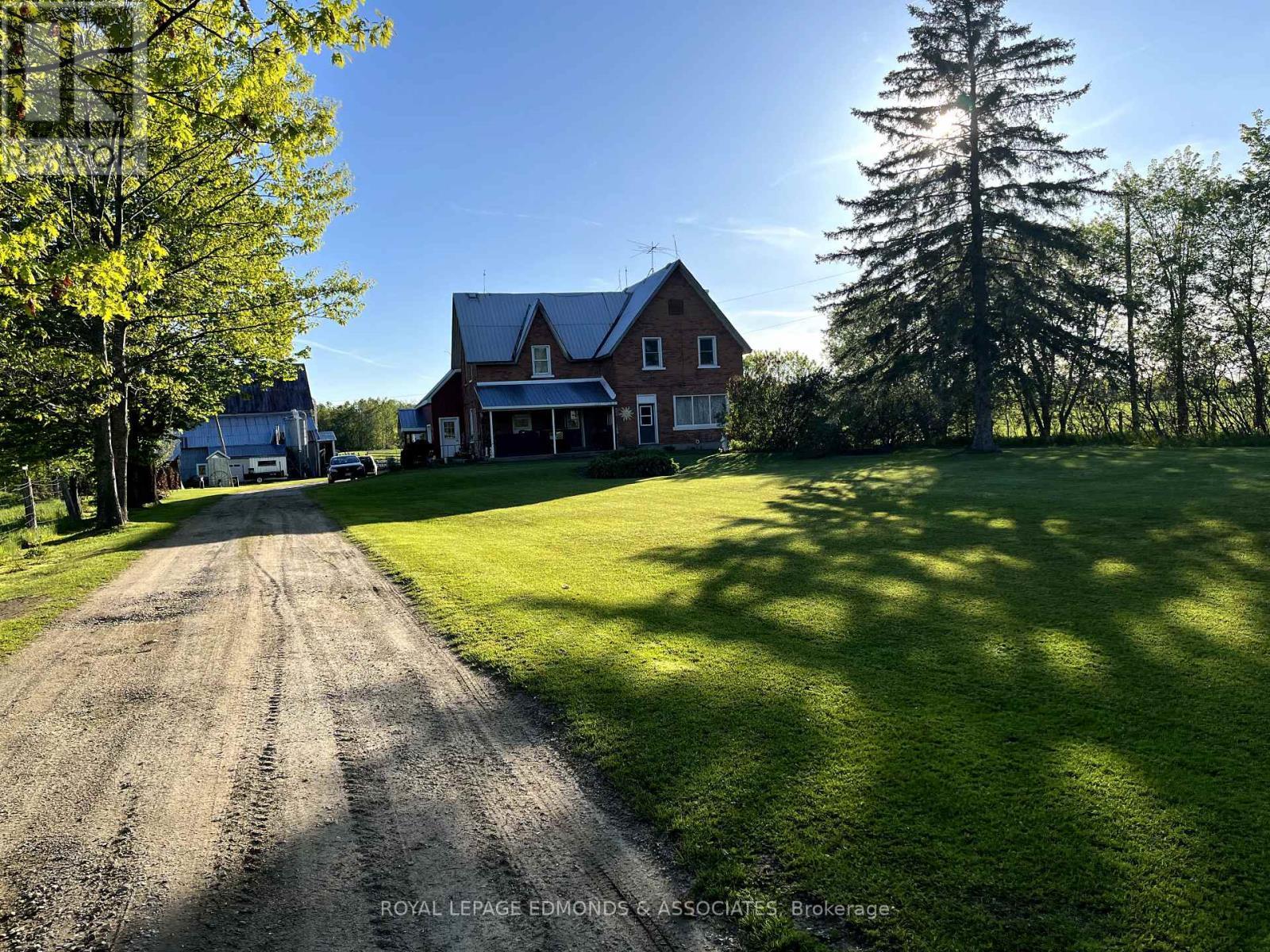 












315 BEACHBURG ROAD

,
Whitewater Region,







Ontario
K0J1K0

