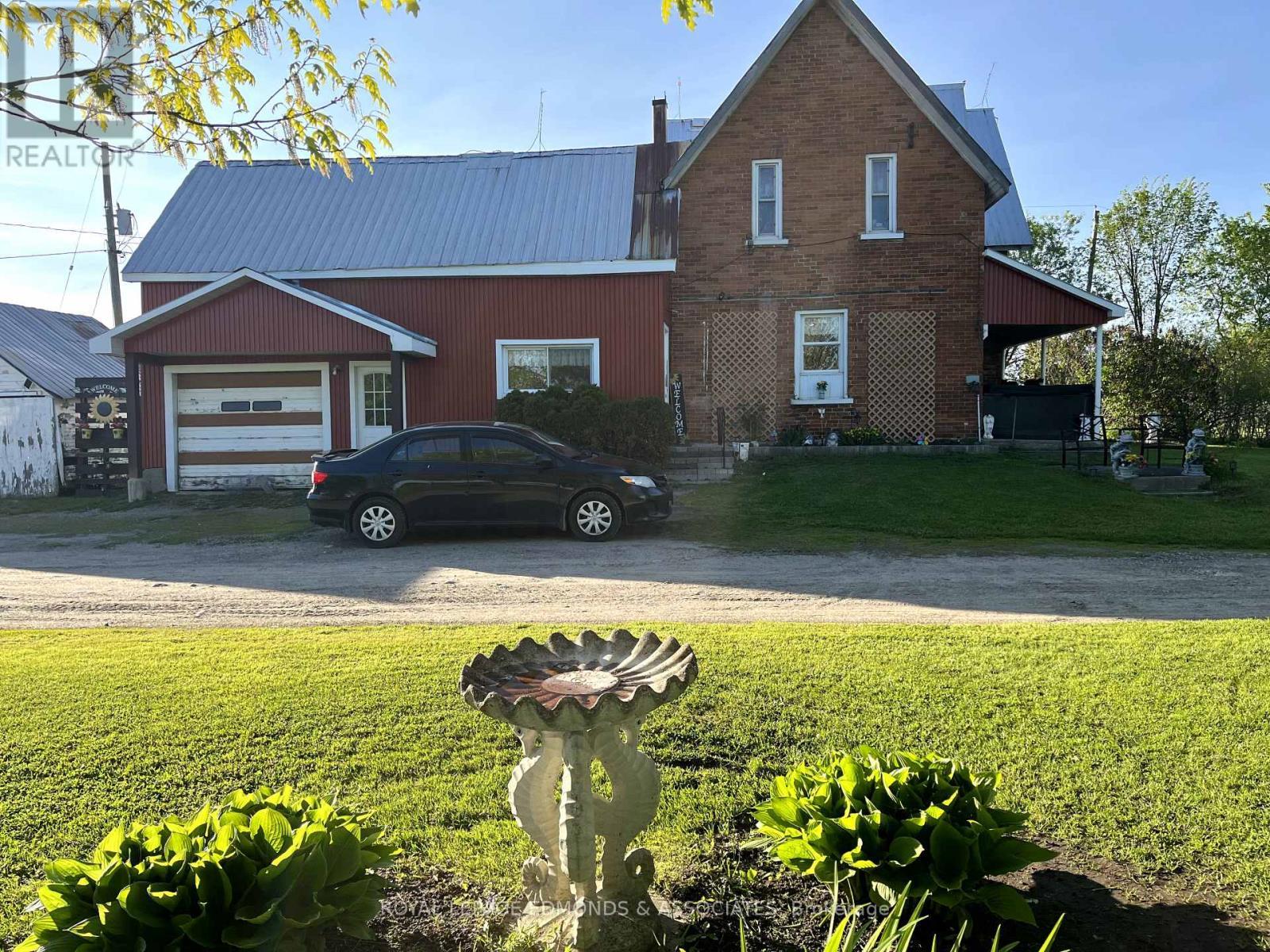 












315 BEACHBURG ROAD

,
Whitewater Region,







Ontario
K0J1K0

