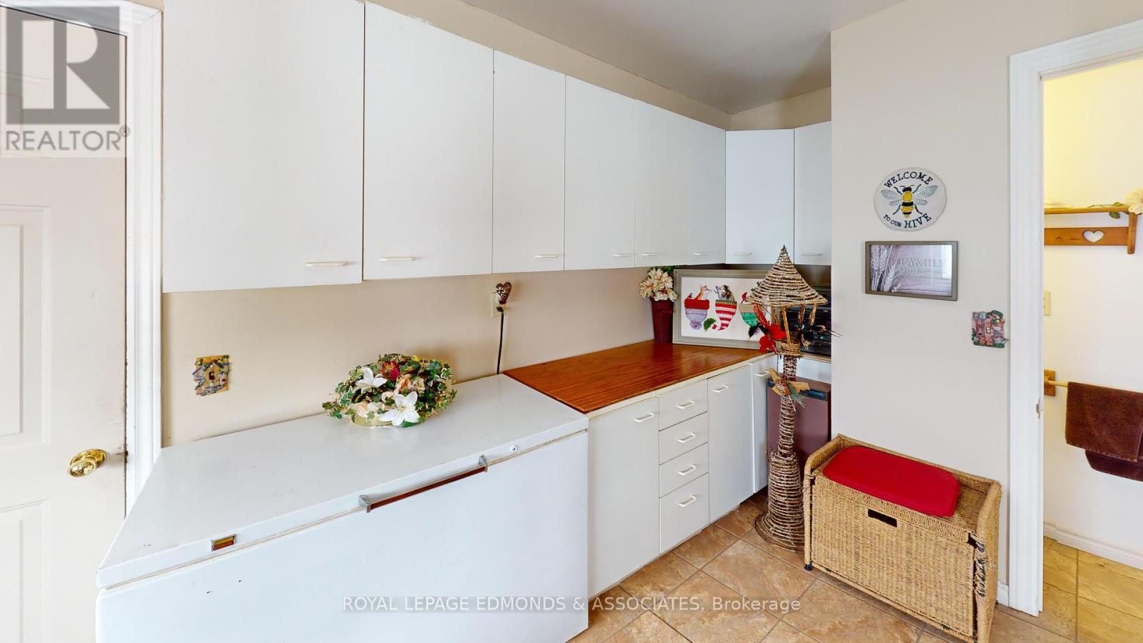 












315 BEACHBURG ROAD

,
Whitewater Region,







Ontario
K0J1K0

