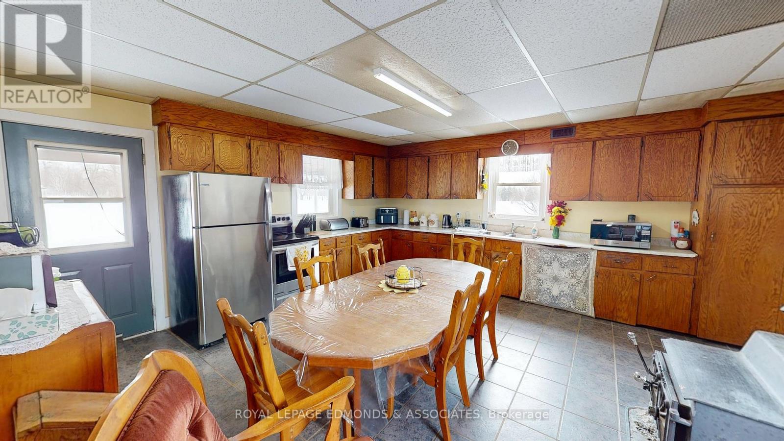 












315 BEACHBURG ROAD

,
Whitewater Region,







Ontario
K0J1K0

