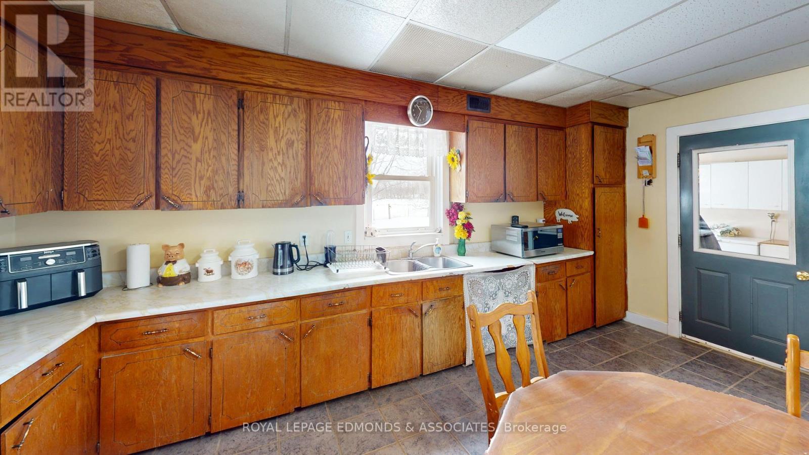 












315 BEACHBURG ROAD

,
Whitewater Region,







Ontario
K0J1K0

