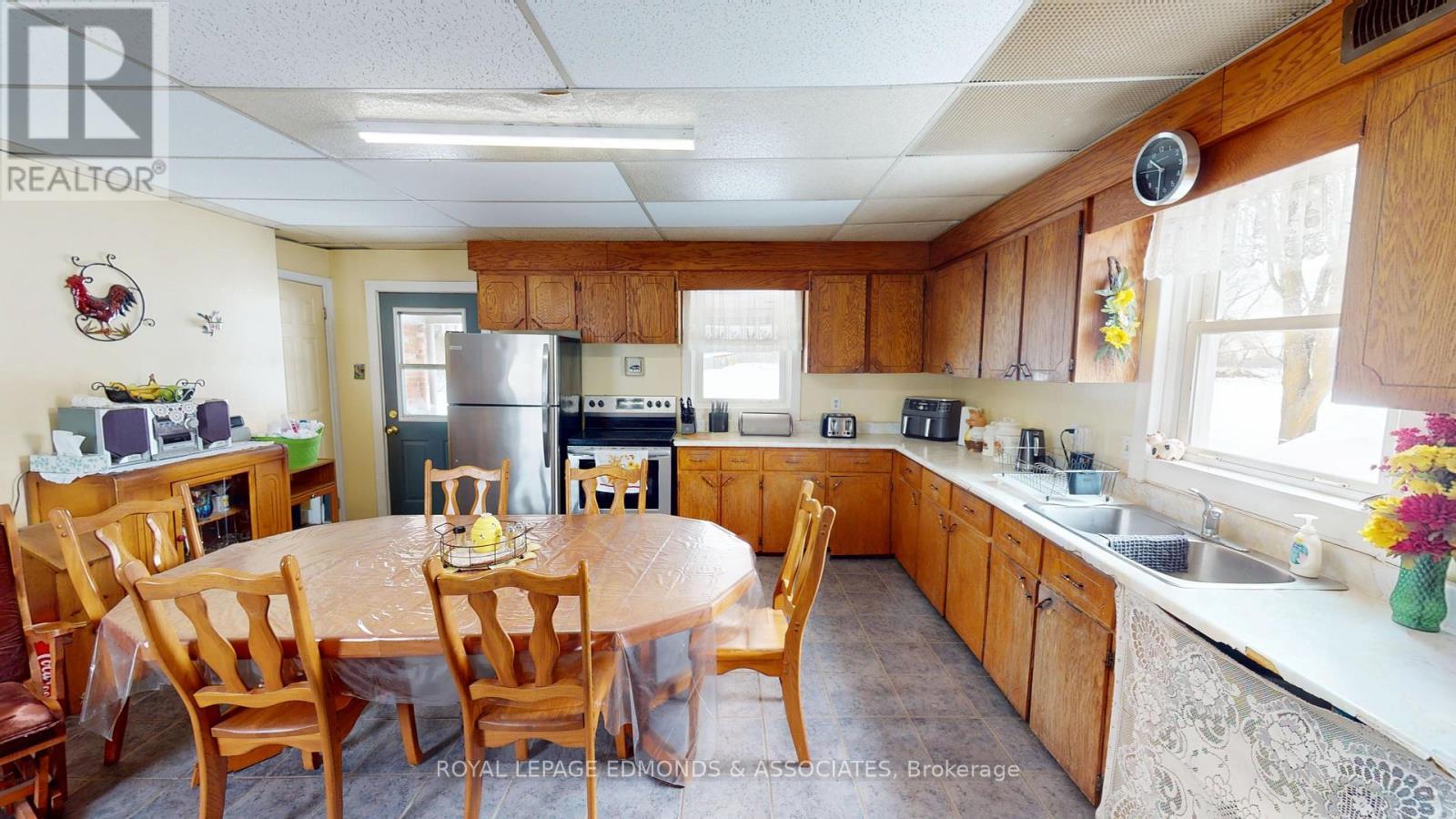 












315 BEACHBURG ROAD

,
Whitewater Region,







Ontario
K0J1K0


