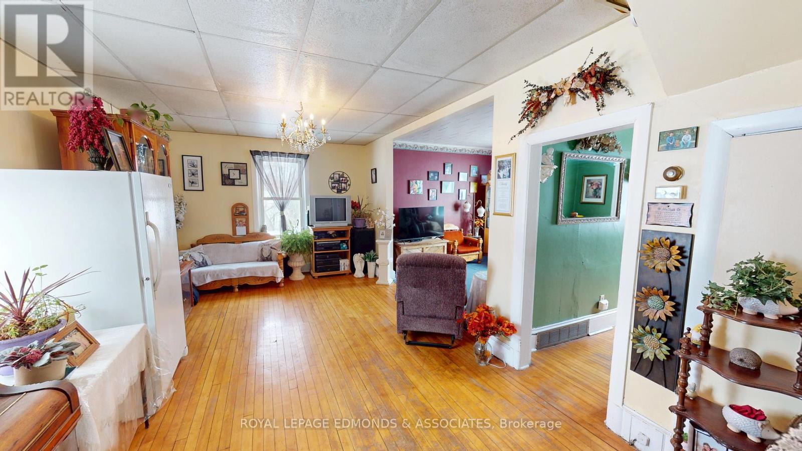 












315 BEACHBURG ROAD

,
Whitewater Region,







Ontario
K0J1K0

