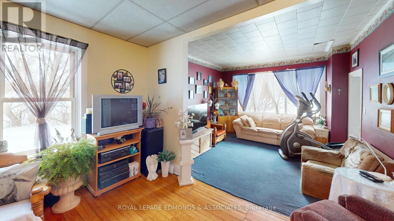












315 BEACHBURG ROAD

,
Whitewater Region,







Ontario
K0J1K0


