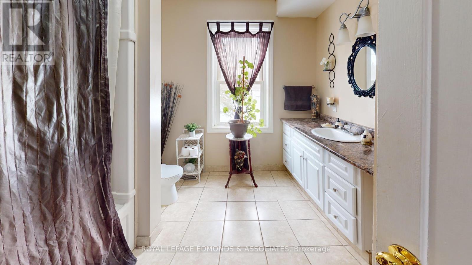












315 BEACHBURG ROAD

,
Whitewater Region,







Ontario
K0J1K0

