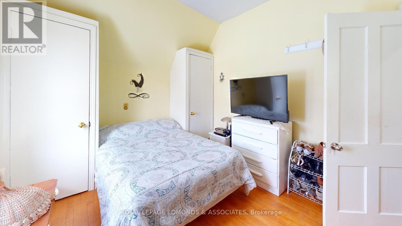 












315 BEACHBURG ROAD

,
Whitewater Region,







Ontario
K0J1K0

