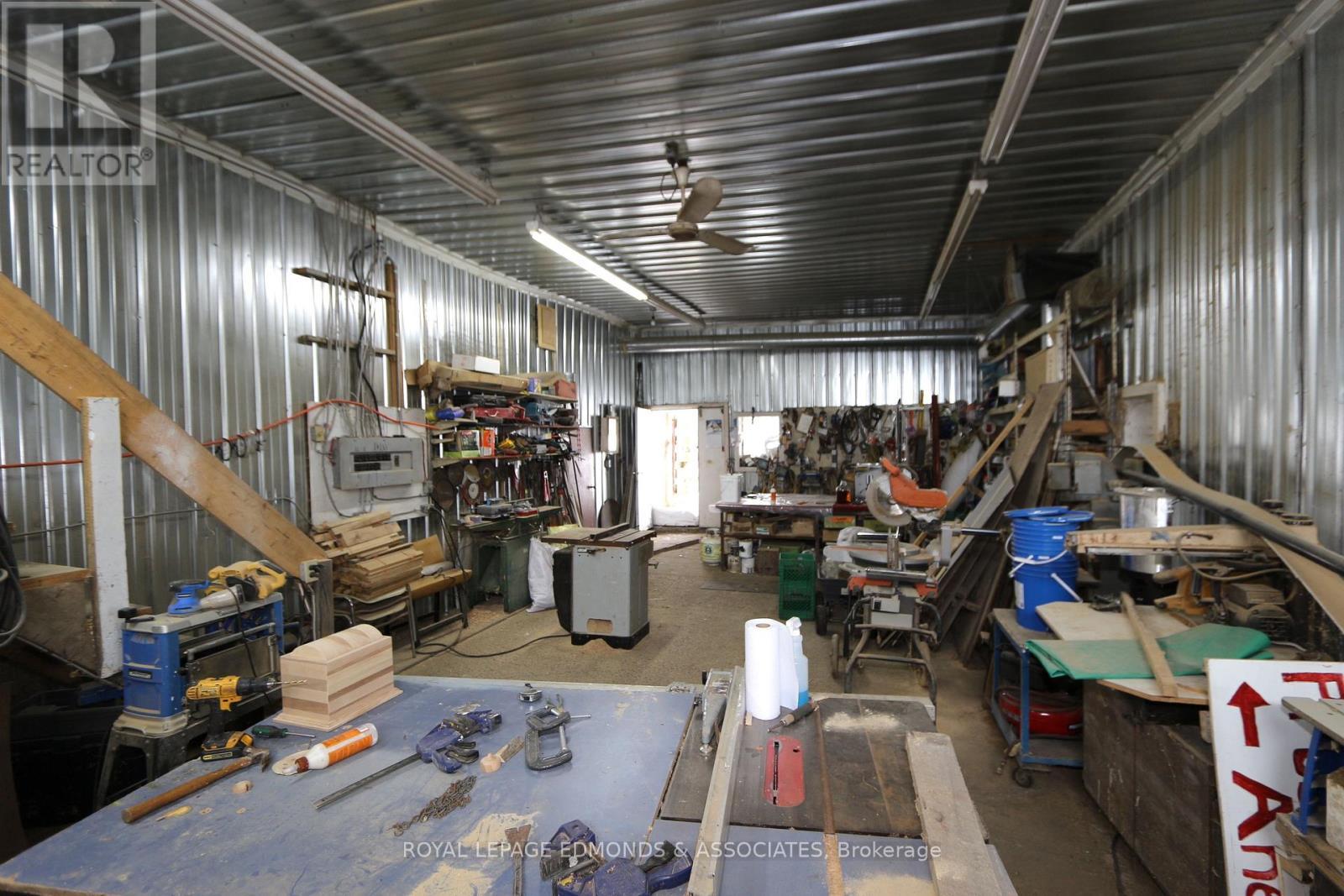 












315 BEACHBURG ROAD

,
Whitewater Region,







Ontario
K0J1K0

