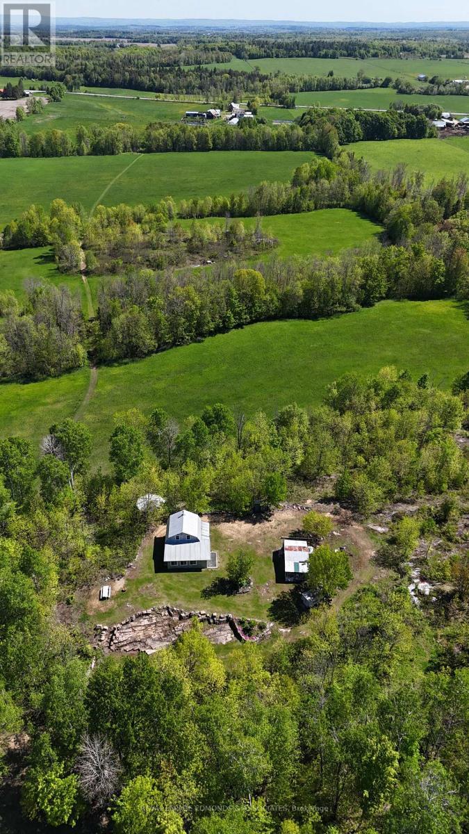 












315 BEACHBURG ROAD

,
Whitewater Region,







Ontario
K0J1K0

