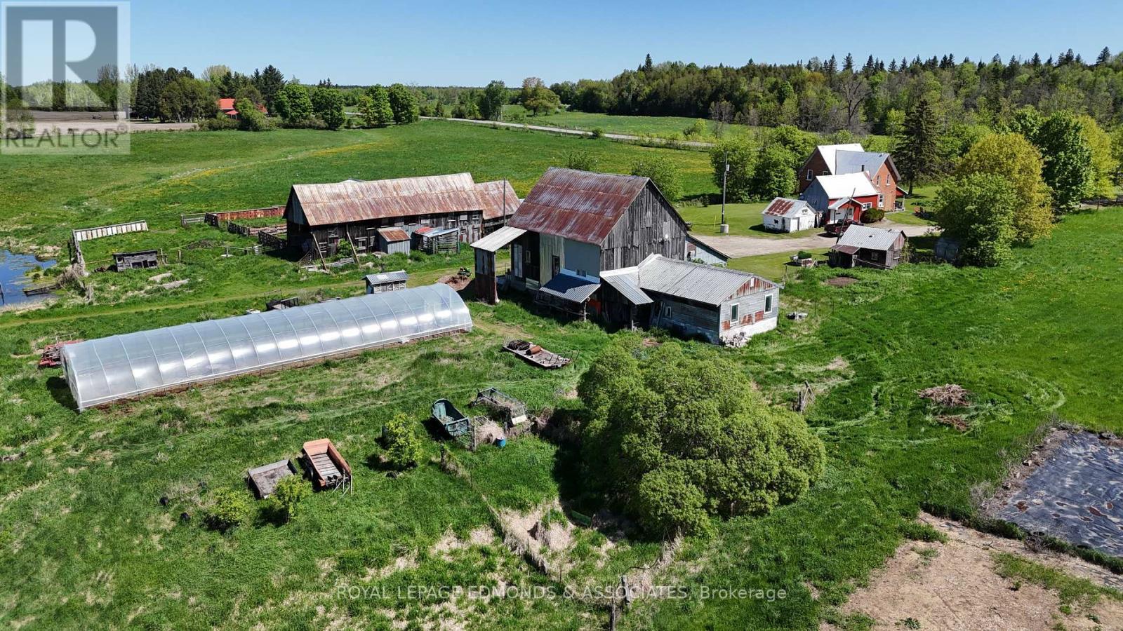 












315 BEACHBURG ROAD

,
Whitewater Region,







Ontario
K0J1K0

