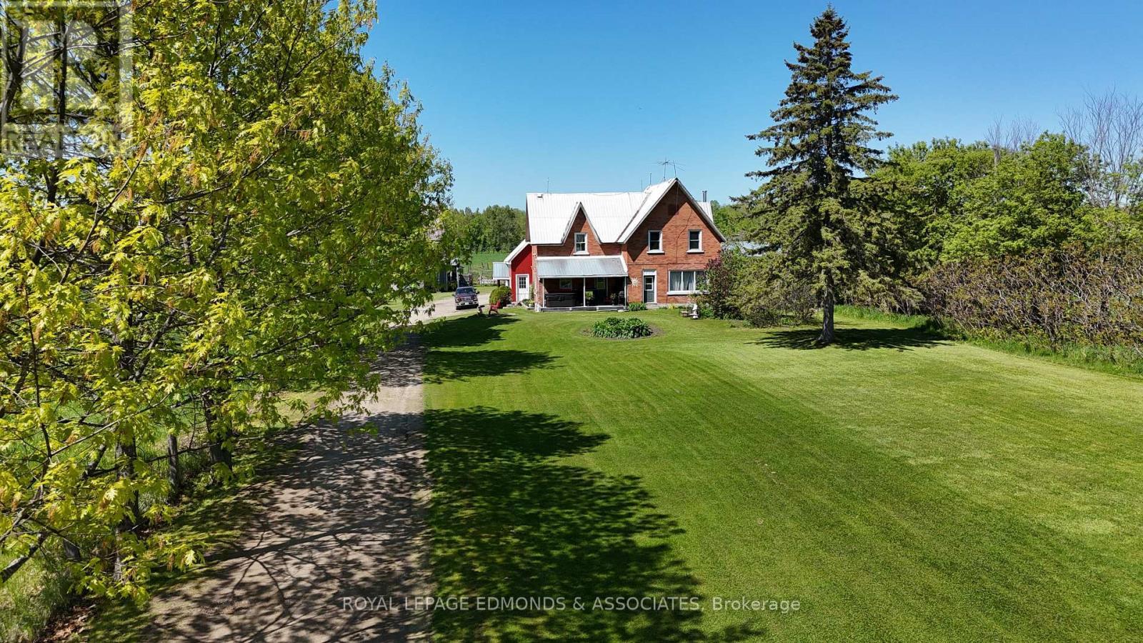 












315 BEACHBURG ROAD

,
Whitewater Region,







Ontario
K0J1K0

