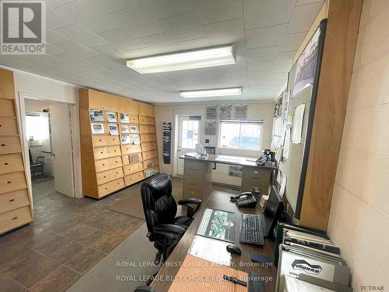 












332407 HIGHWAY 11 N

,
Armstrong (Earlton),




Ontario
P0J1E0

