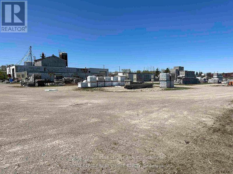 












332407 HIGHWAY 11 N

,
Armstrong (Earlton),




Ontario
P0J1E0

