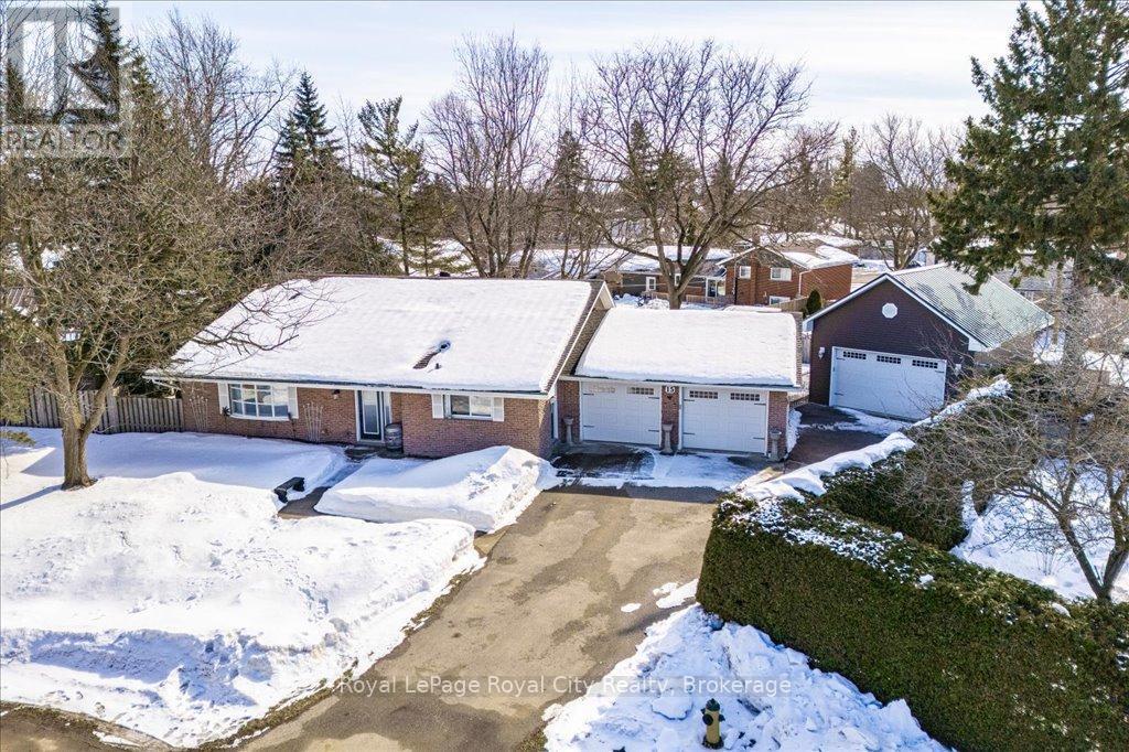 












15 WELLINGTON DRIVE

,
Centre Wellington (Elora/Salem),




Ontario
N0B1S0

