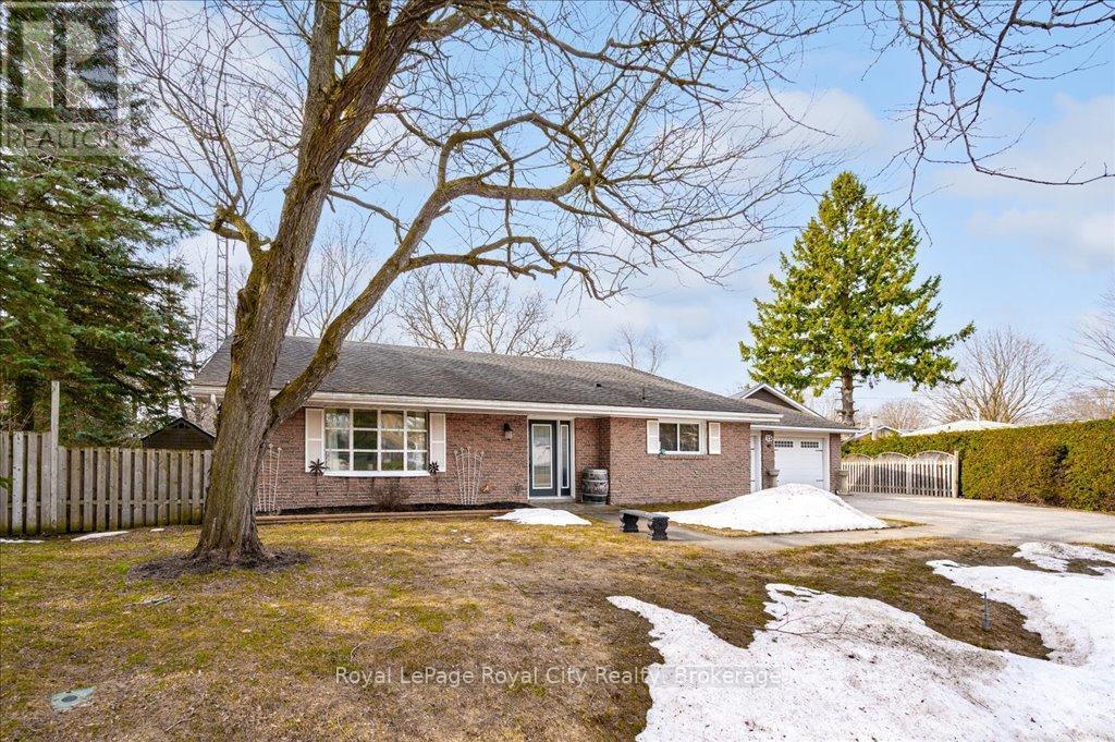 












15 WELLINGTON DRIVE

,
Centre Wellington (Elora/Salem),




Ontario
N0B1S0

