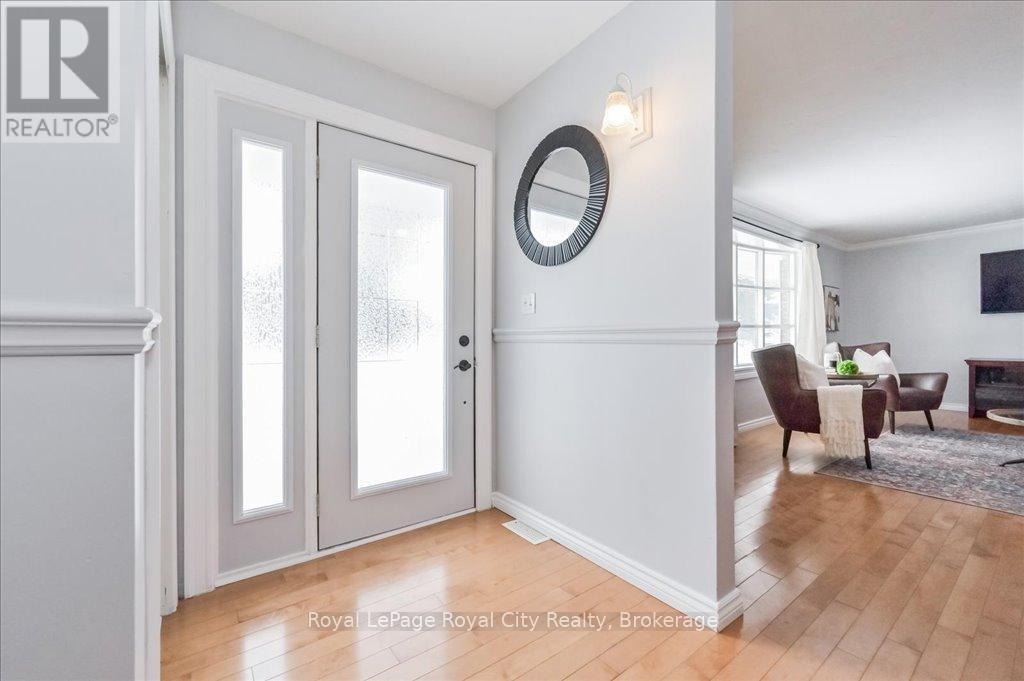 












15 WELLINGTON DRIVE

,
Centre Wellington (Elora/Salem),




Ontario
N0B1S0

