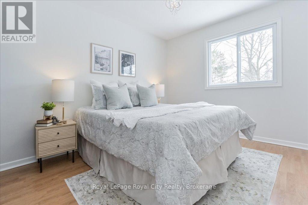 












15 WELLINGTON DRIVE

,
Centre Wellington (Elora/Salem),




Ontario
N0B1S0

