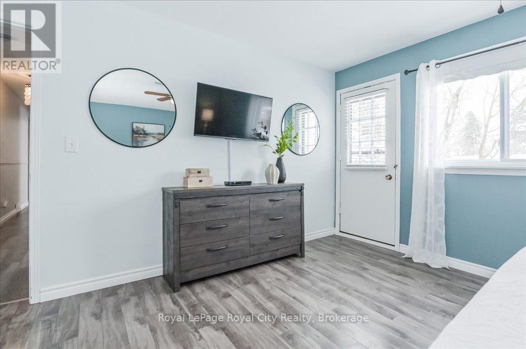 












15 WELLINGTON DRIVE

,
Centre Wellington (Elora/Salem),




Ontario
N0B1S0

