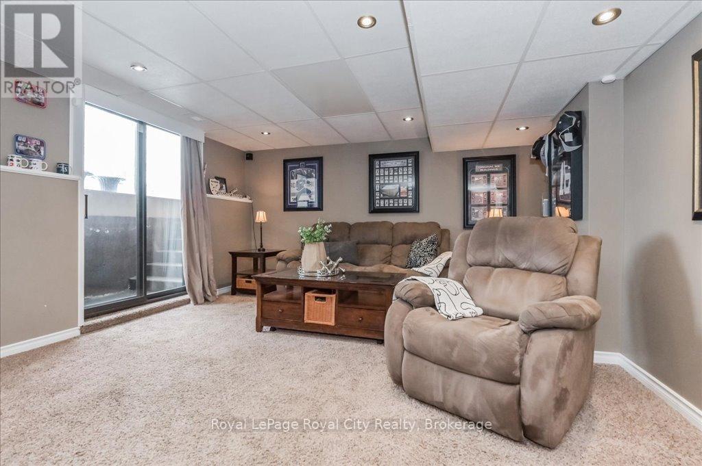 












15 WELLINGTON DRIVE

,
Centre Wellington (Elora/Salem),




Ontario
N0B1S0


