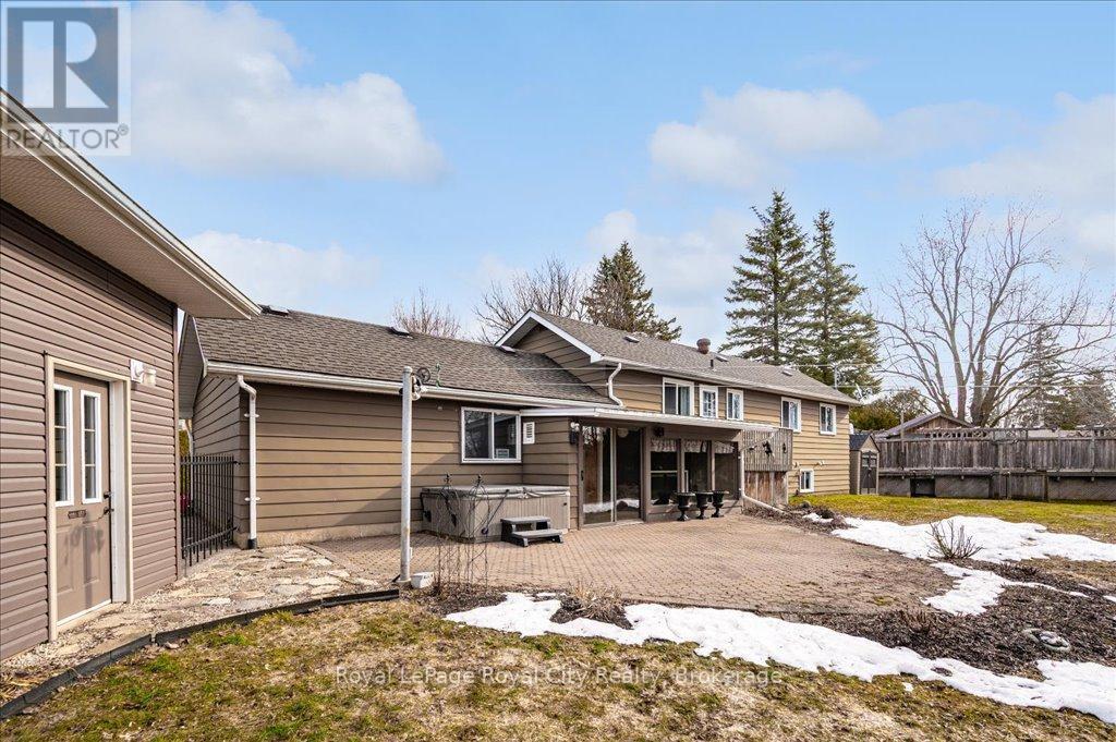 












15 WELLINGTON DRIVE

,
Centre Wellington (Elora/Salem),




Ontario
N0B1S0

