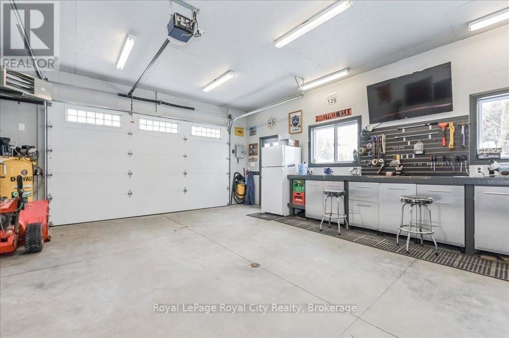 












15 WELLINGTON DRIVE

,
Centre Wellington (Elora/Salem),




Ontario
N0B1S0

