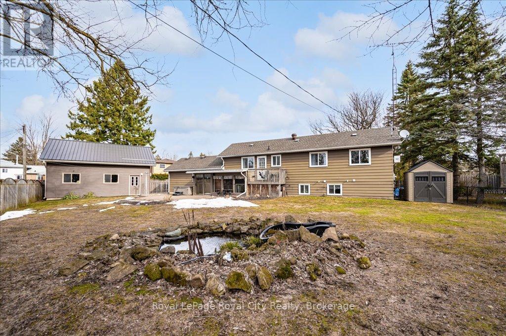 












15 WELLINGTON DRIVE

,
Centre Wellington (Elora/Salem),




Ontario
N0B1S0

