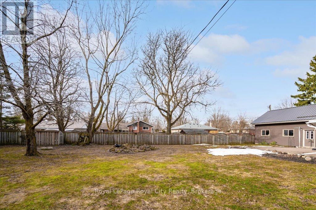 












15 WELLINGTON DRIVE

,
Centre Wellington (Elora/Salem),




Ontario
N0B1S0

