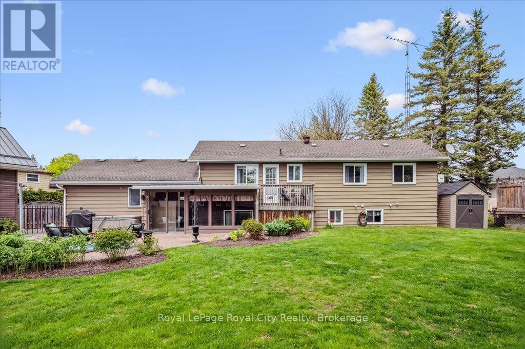 












15 WELLINGTON DRIVE

,
Centre Wellington (Elora/Salem),




Ontario
N0B1S0

