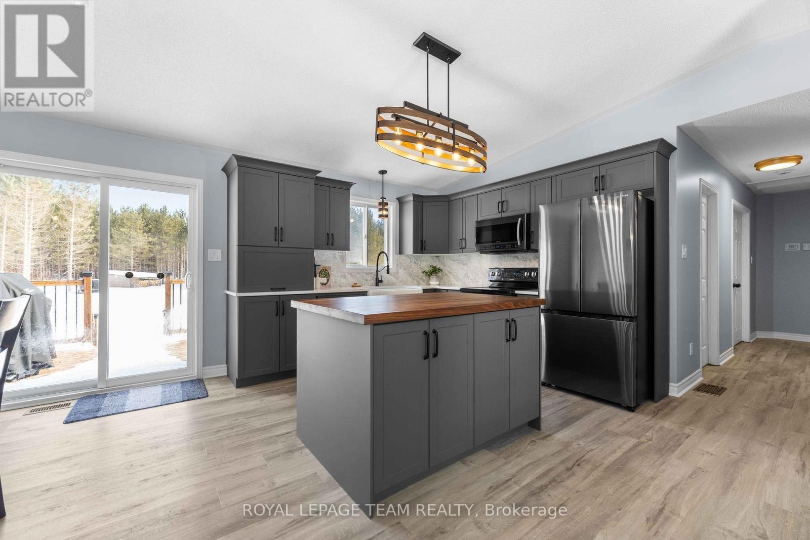 












2304 EADY ROAD

,
Horton,




Ontario
K7V3Z8


