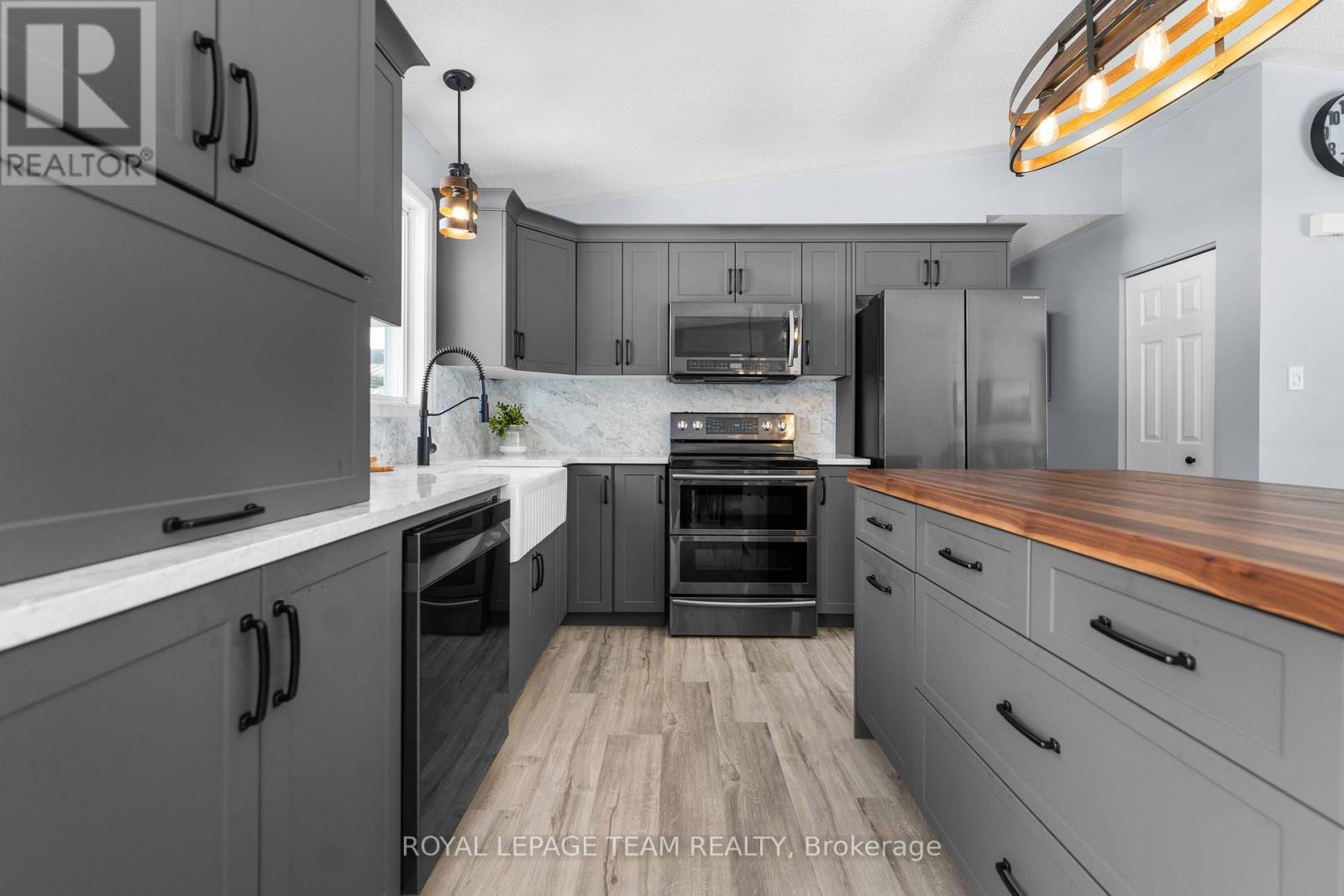












2304 EADY ROAD

,
Horton,




Ontario
K7V3Z8

