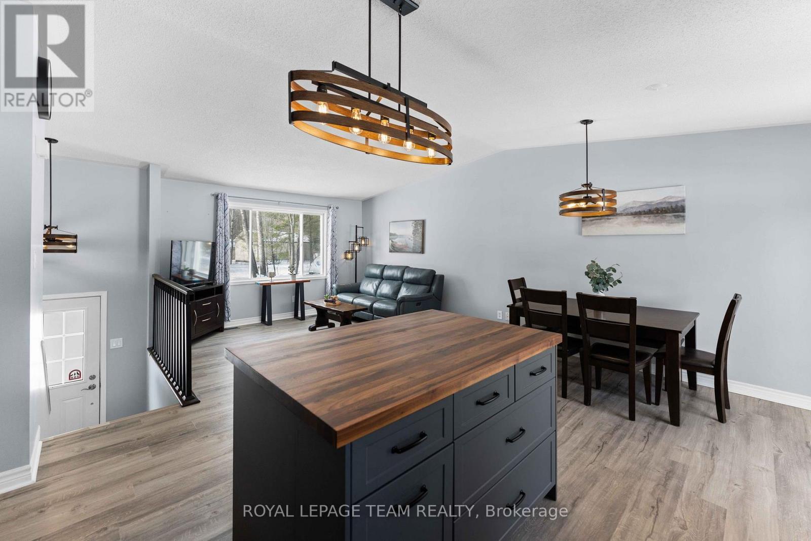 












2304 EADY ROAD

,
Horton,




Ontario
K7V3Z8

