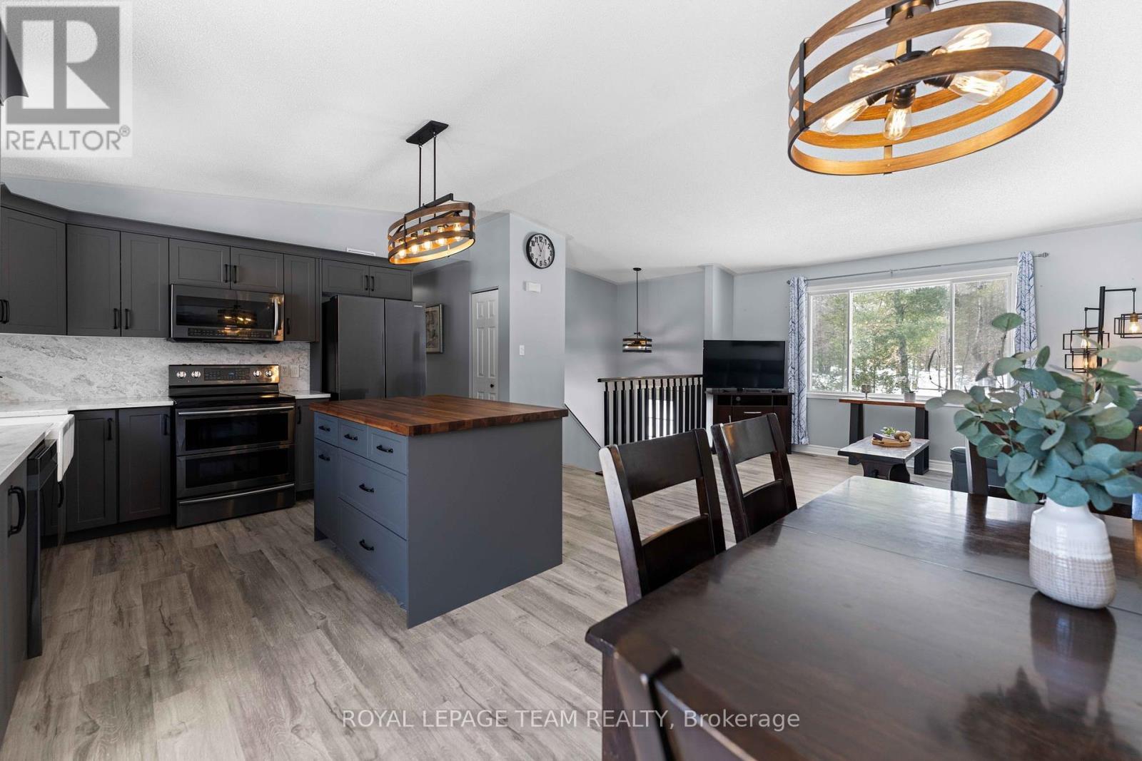 












2304 EADY ROAD

,
Horton,




Ontario
K7V3Z8

