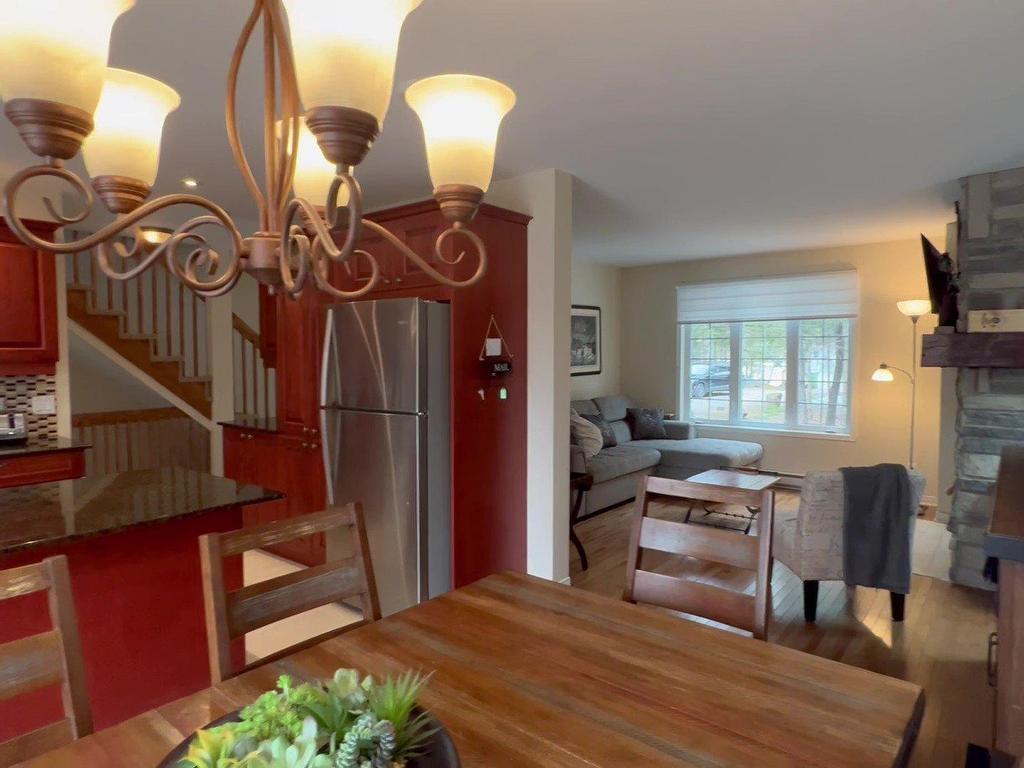 









124


Ch. du Boisé-Ryan

,
Mont-Tremblant,




QC
J8E1S2

