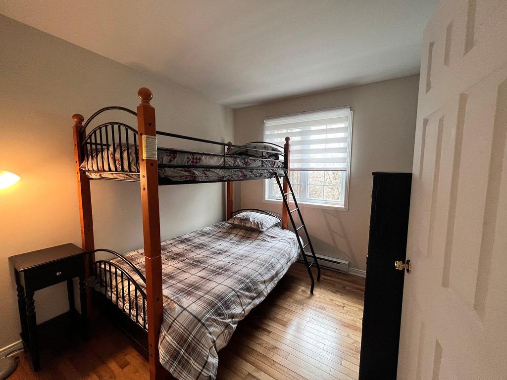 









124


Ch. du Boisé-Ryan

,
Mont-Tremblant,




QC
J8E1S2

