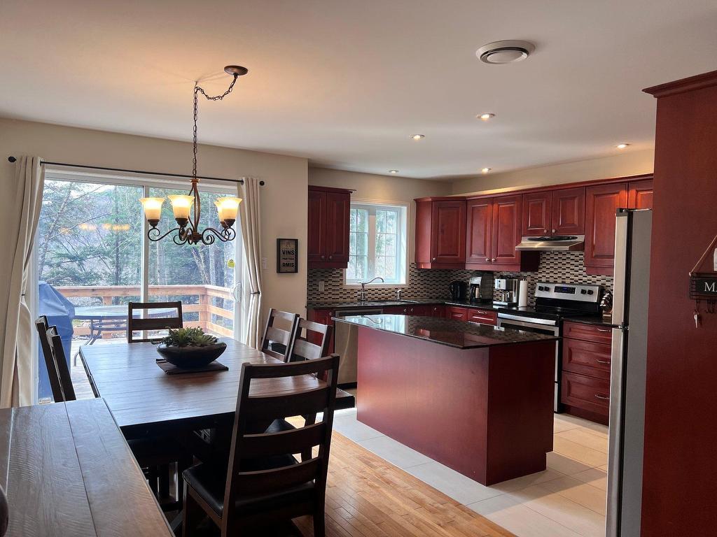 









124


Ch. du Boisé-Ryan

,
Mont-Tremblant,




QC
J8E1S2

