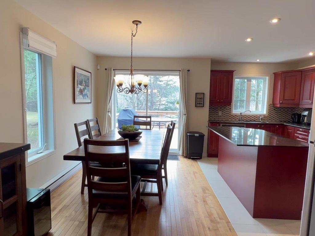 









124


Ch. du Boisé-Ryan

,
Mont-Tremblant,




QC
J8E1S2

