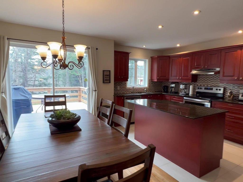 









124


Ch. du Boisé-Ryan

,
Mont-Tremblant,




QC
J8E1S2

