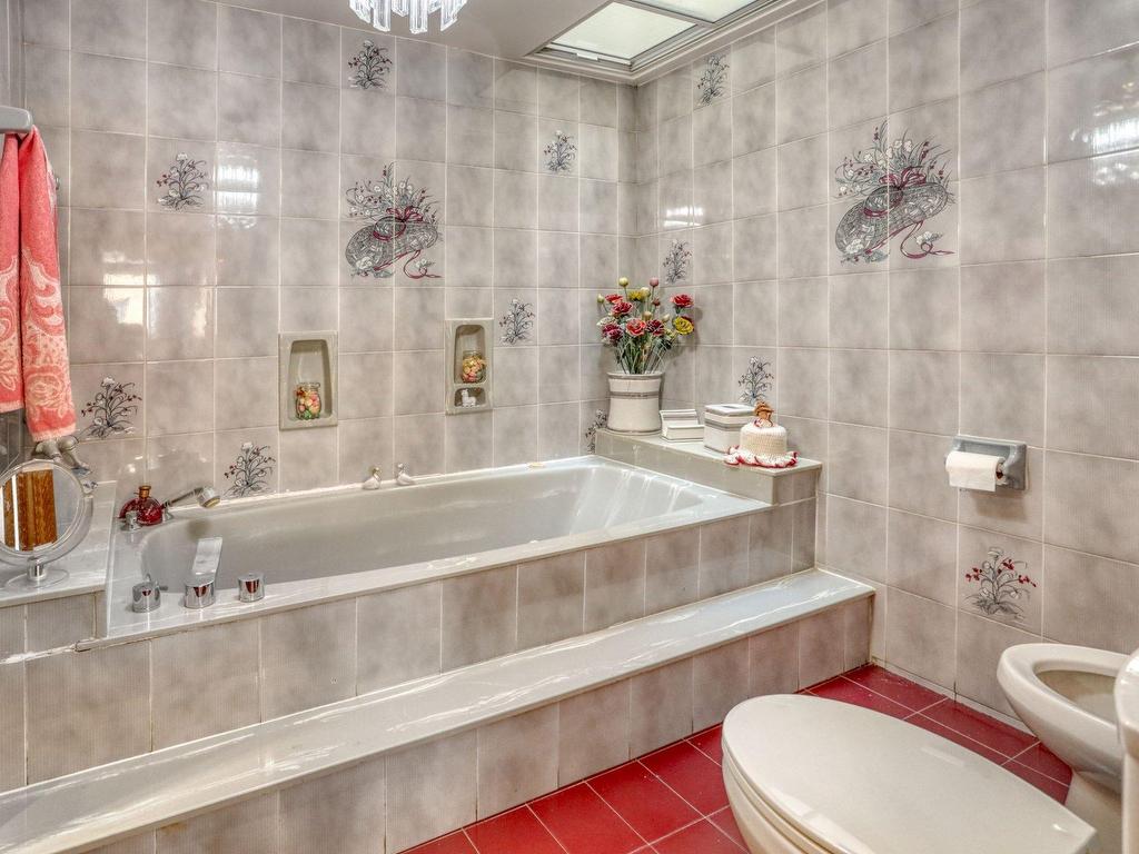 









7375

 - 7377


Rue Follereau

,
Montréal (Saint-Léonard),




QC
H1S2L3

