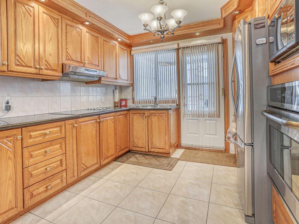 









7375

 - 7377


Rue Follereau

,
Montréal (Saint-Léonard),




QC
H1S2L3

