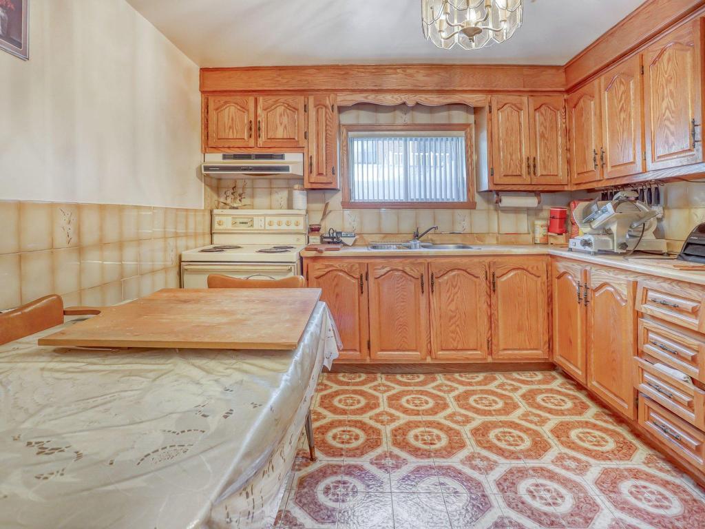 









7375

 - 7377


Rue Follereau

,
Montréal (Saint-Léonard),




QC
H1S2L3

