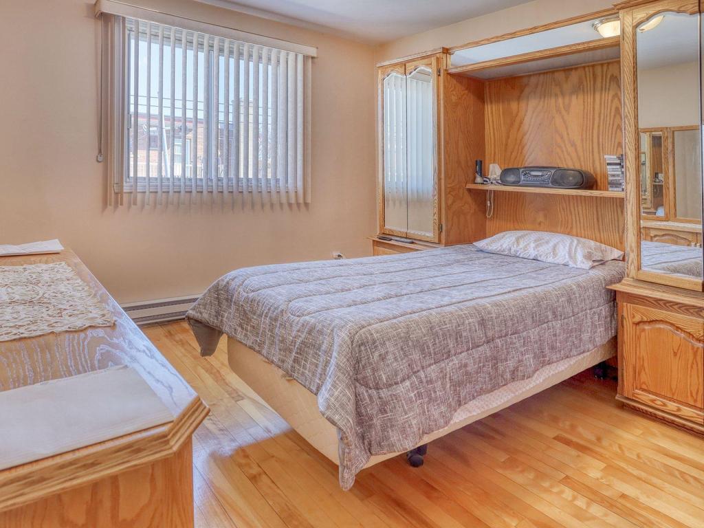 









7375

 - 7377


Rue Follereau

,
Montréal (Saint-Léonard),




QC
H1S2L3

