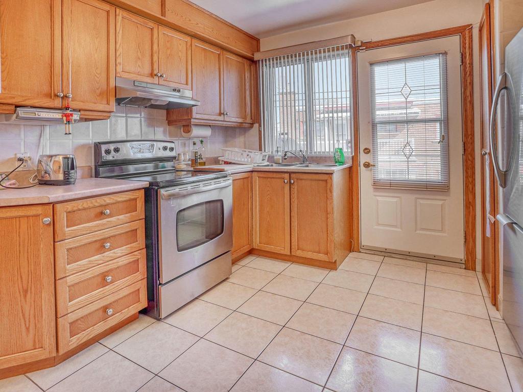 









7375

 - 7377


Rue Follereau

,
Montréal (Saint-Léonard),




QC
H1S2L3

